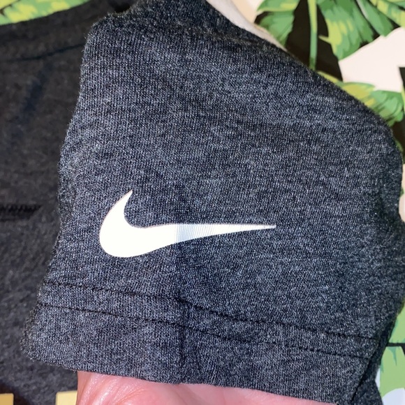 Nike Women’s V-Neck FSU Noles Shirt Size Medium - Picture 4 of 6